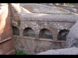 00099 ostia - necropoli della via ostiense (porta romana necropolis) - b12 - colombari gemelli - re - gesehen von der via dei sepolcri.jpg